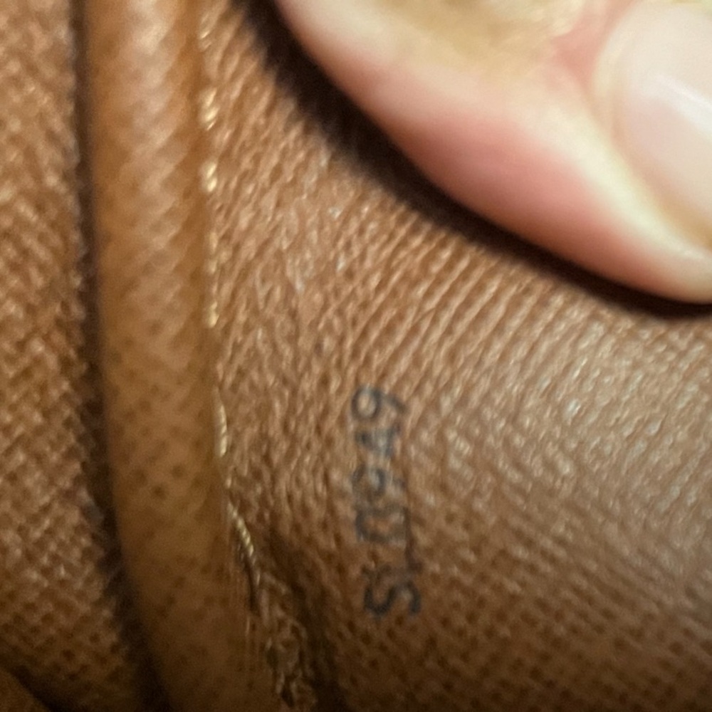 LOUIS VUITTON 
Monogram Cartouchiere 22 - Picture 3 of 8